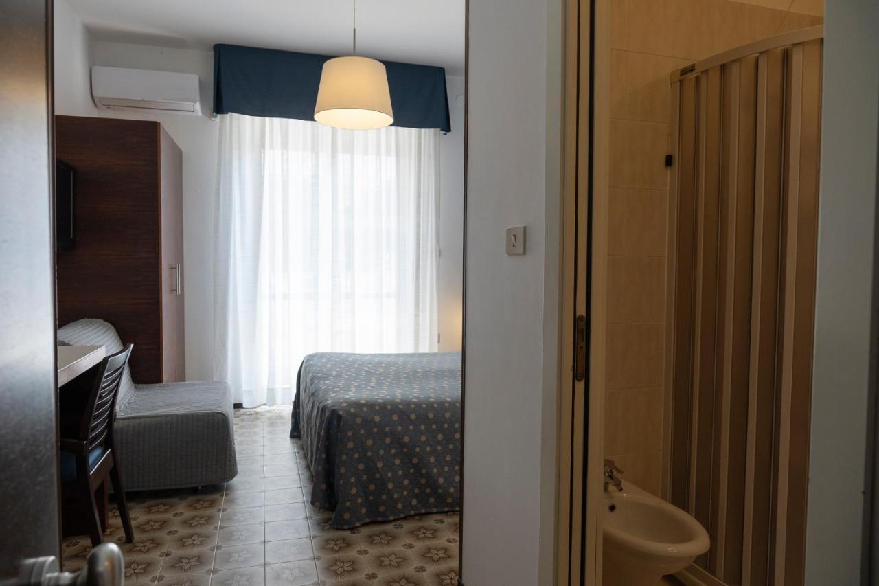 Hotel Mare Blu Francavilla Al Mare Exterior foto